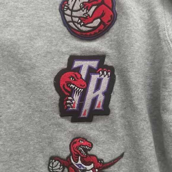 Mitchell and Ness Toronto Raptors Sweater Size Medium - Picture 2 of 5